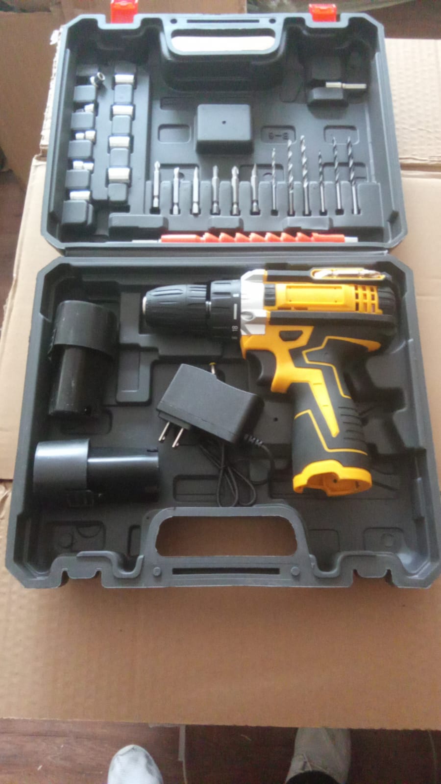 SET DE TALADRO ELECTRICO HE-056